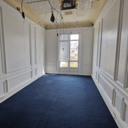 Resource réemploi Moquette dalle bleue