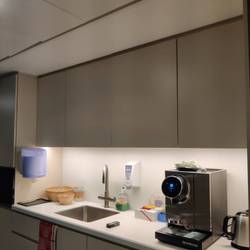 Meuble haut, 4 portes de placard 