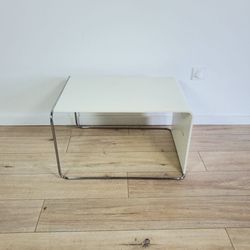 Table basse blanche