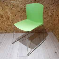Chaise luge pied métal assise plastique